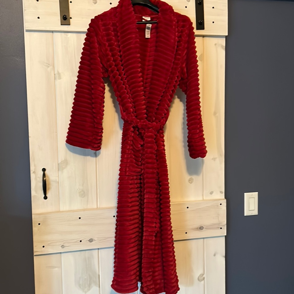 Women's Soft robe S/M NWT